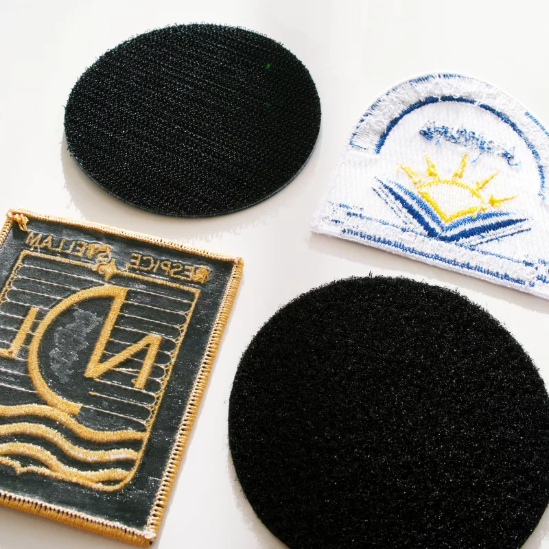 finition dos patch ecusson